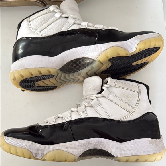 Air Jordan 11 Retro “Concord” 2000 Athletic Shoes - Picture 6 of 13